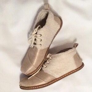 TOMS Avalon Hybrid Mid Top Sneakers Champagne Gold Metallic Faux Shearling W6.5